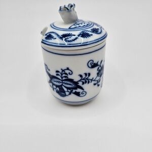 Blue Onion, Blue And White Porcelain Mustard Box (Or Salt And Pepper).